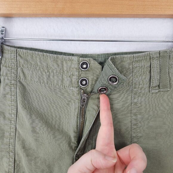 Eddie Bauer Shorts Womens 10 Green Blakely Fit Ripstop Utility Zip Pocket Hiking - Picture 4 of 12